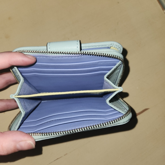 Coach Mint Bi-Fold Wallet - Picture 4 of 7